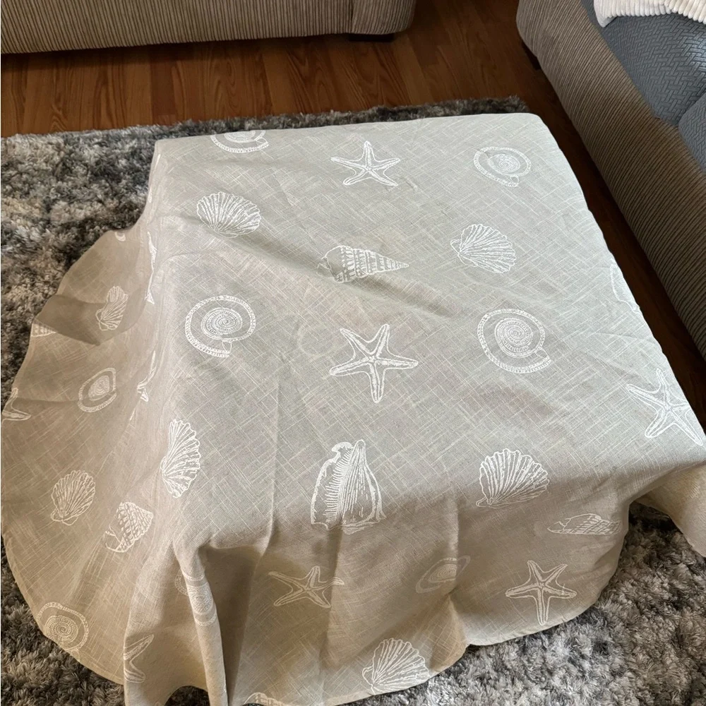 Table Cloth 70” Round